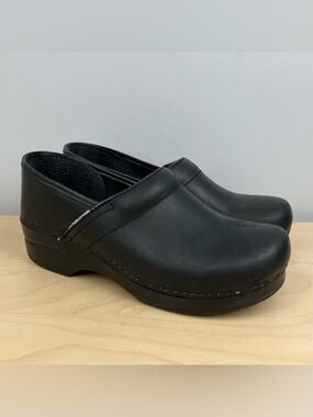 Dansko Women’s Size 40 / 9.5-10 Triple Black Leather Professional Clogs Slip On